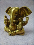 Ganesha assis avec des oreilles long