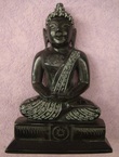 bouddha assis en meditation